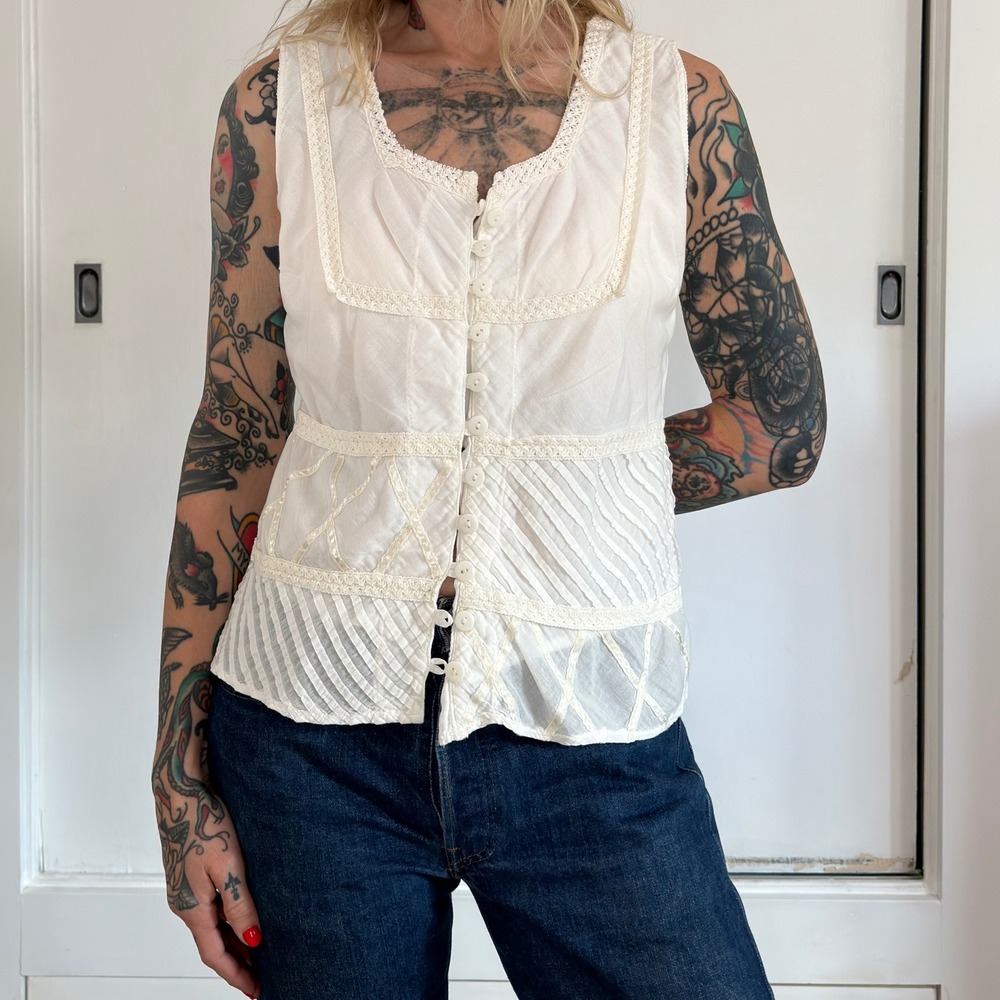 Vintage White Lace Trim Button Front Sleeveless Blouse Fairy Coquette Top